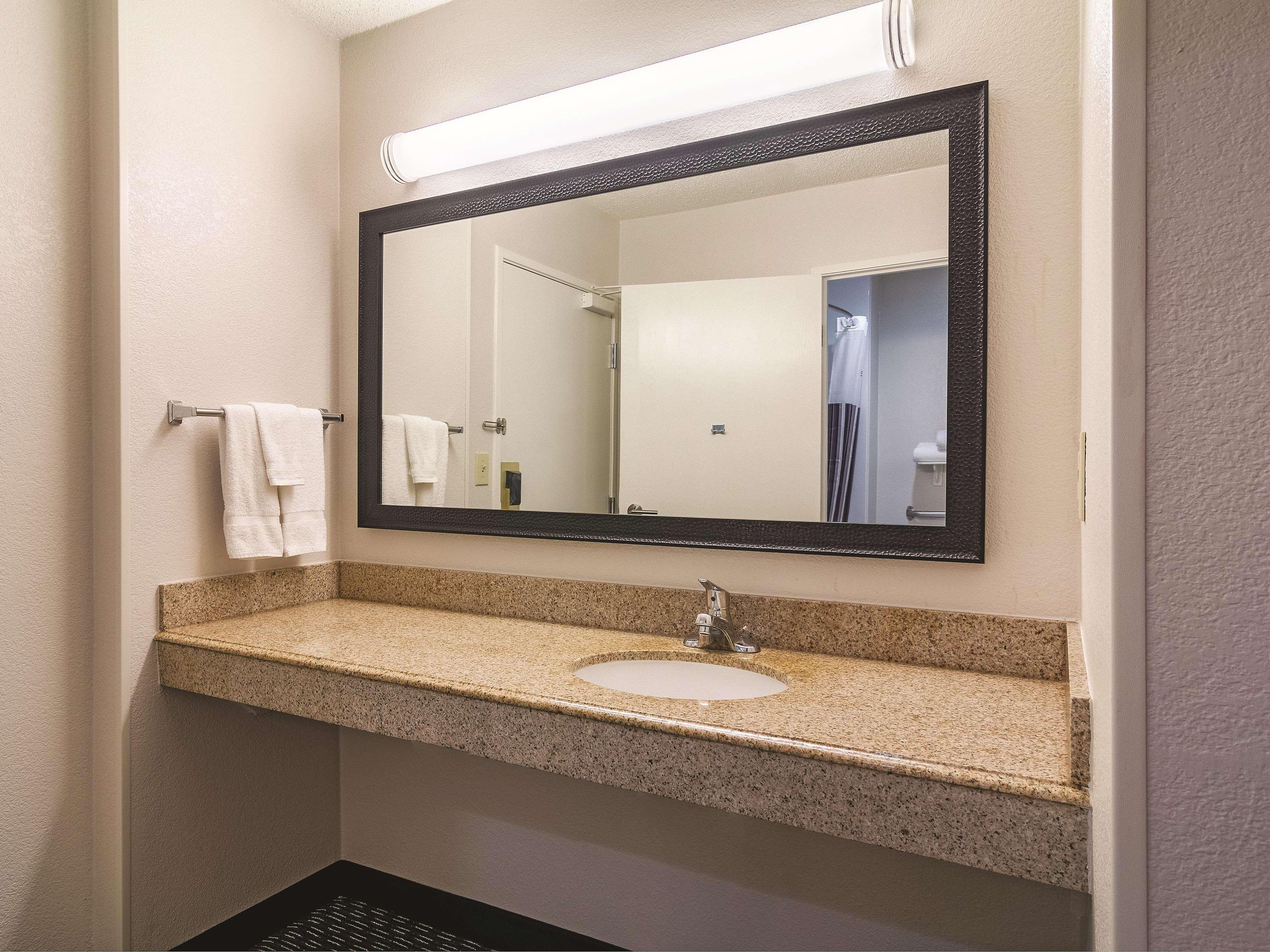 Hotel Wingate By Wyndham Brunswick Ga I-95 Esterno foto