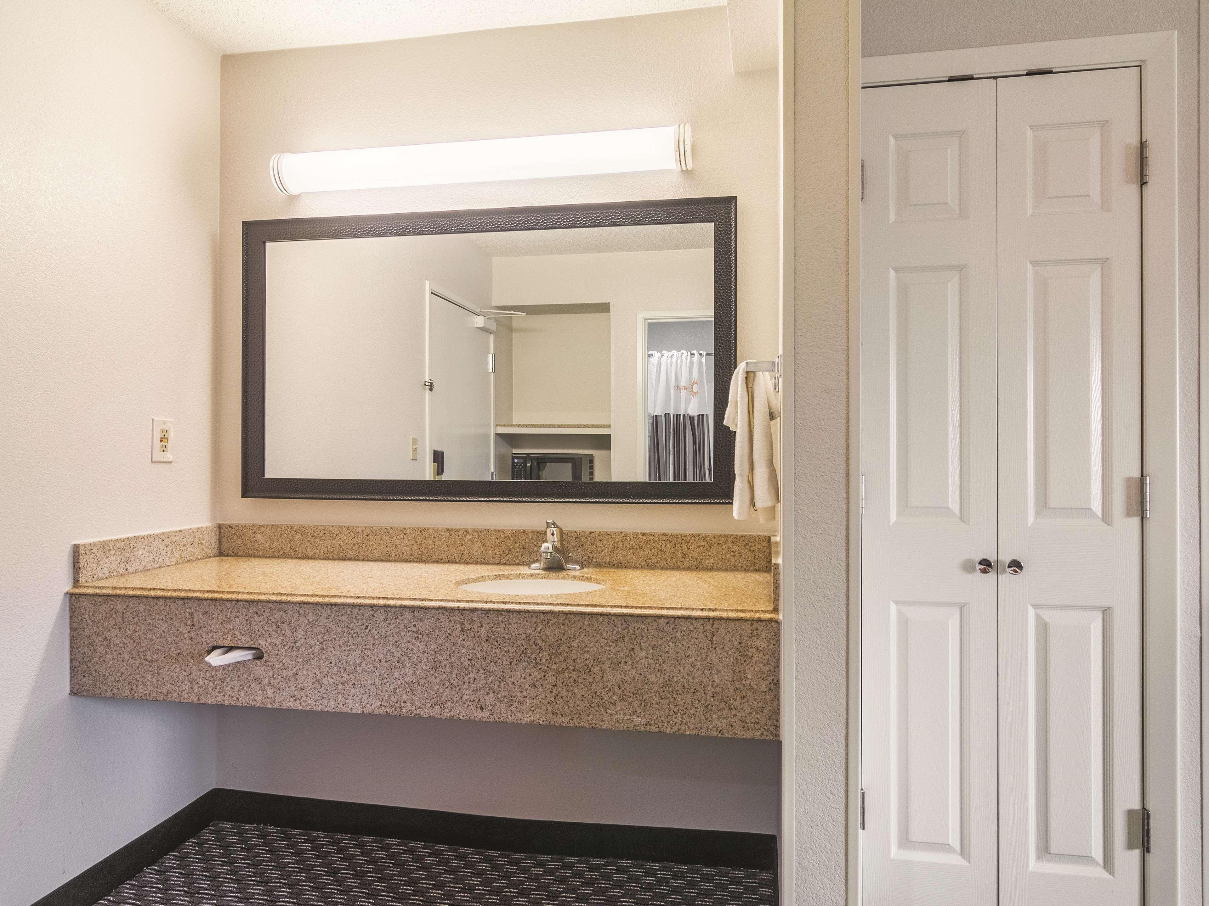Hotel Wingate By Wyndham Brunswick Ga I-95 Esterno foto